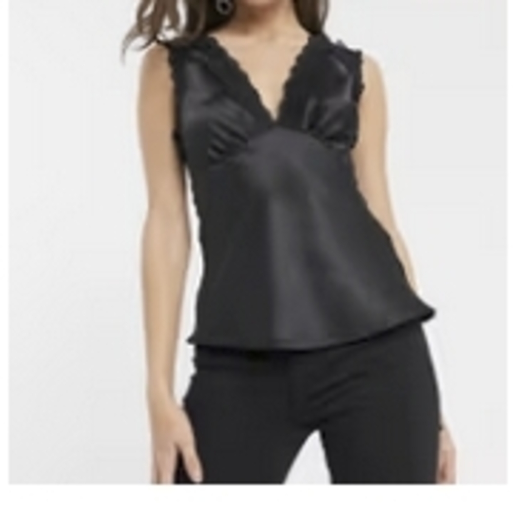 Black Sleeveless V-Neck Top